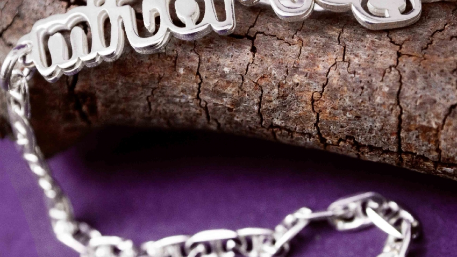 Nasce a Unblome, uma marca de joias que eterniza seu animal de estimação.