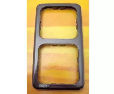 Moldura dupla, linha CLASSIC para interruptores e tomadas BROWN para caravanas, autocaravanas e autocaravanas.