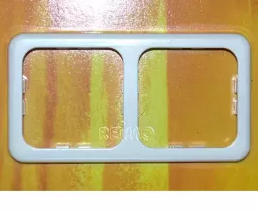 Caixilho duplo, linha CLASSIC para interruptores e tomadas BRANCAS para caravanas, autocaravanas e autocaravanas.