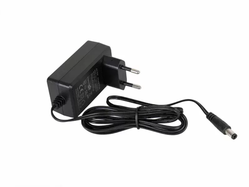 Aspiradora inalámbrica fuerte absorción, 200W, 12V y 230V con accesorios ideal caravanas, autocaravanas y camper.