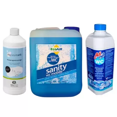 garrafas de produtos para banheiro